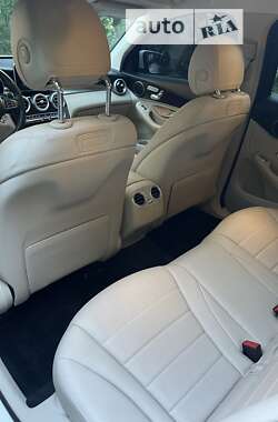 Позашляховик / Кросовер Mercedes-Benz GLC-Class 2019 в 
