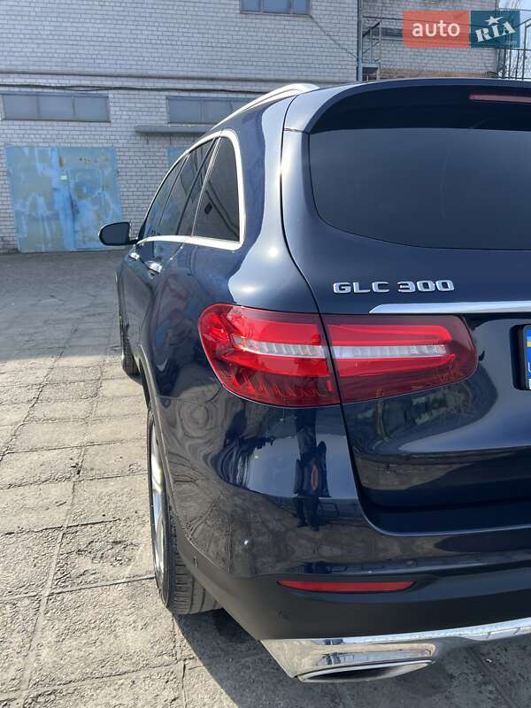 Внедорожник / Кроссовер Mercedes-Benz GLC-Class 2017 в Днепре