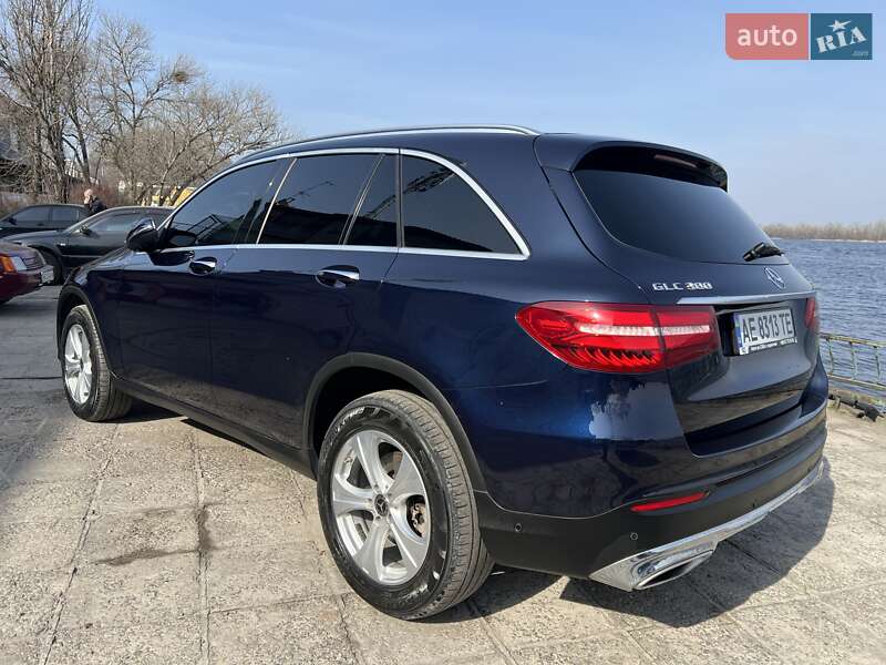 Внедорожник / Кроссовер Mercedes-Benz GLC-Class 2017 в Днепре