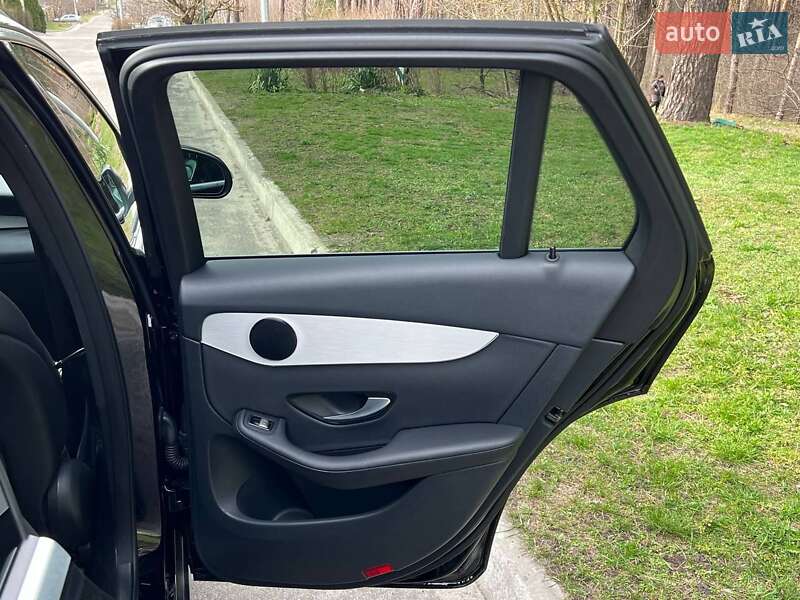 Позашляховик / Кросовер Mercedes-Benz GLC-Class 2019 в Києві