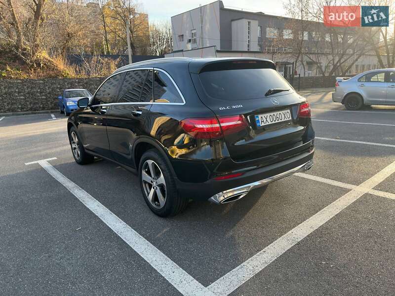 Внедорожник / Кроссовер Mercedes-Benz GLC-Class 2016 в Днепре
