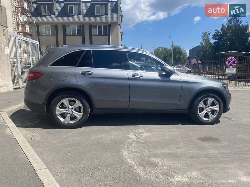 Внедорожник / Кроссовер Mercedes-Benz GLC-Class 2016 в Киеве