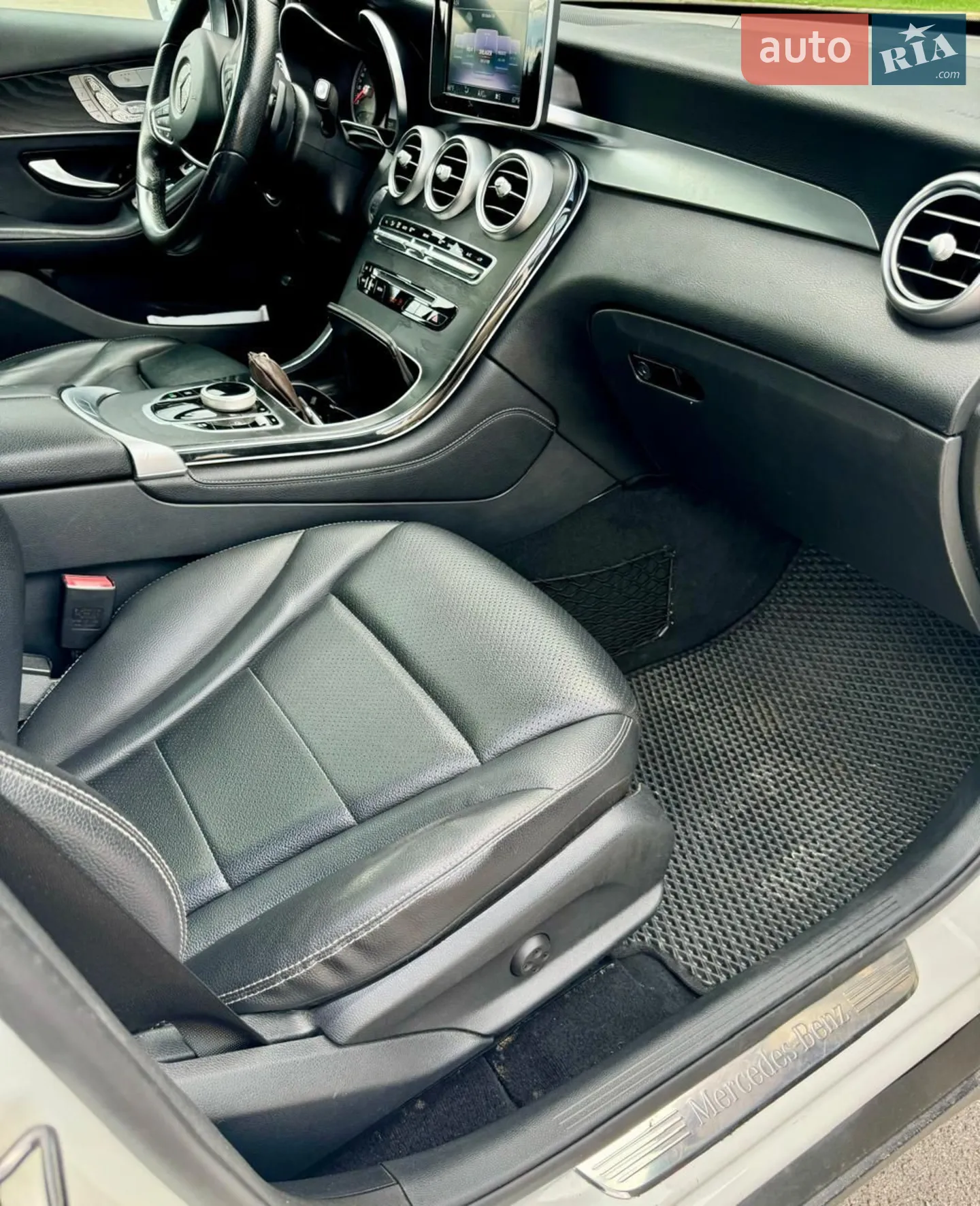 2018 Mercedes-Benz GLC - мініатюра 21