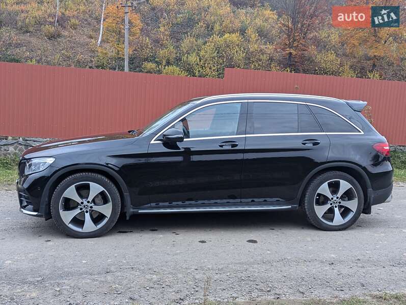 Внедорожник / Кроссовер Mercedes-Benz GLC-Class 2017 в Сваляве