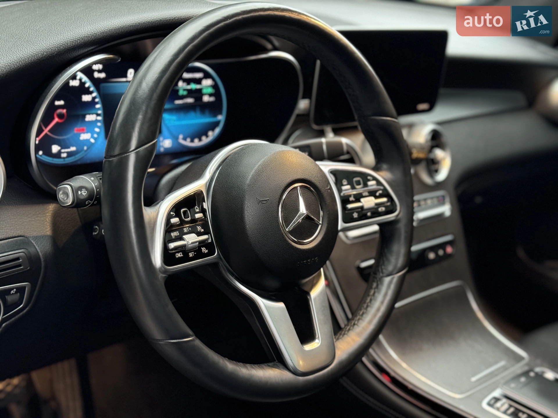 2019 Mercedes-Benz GLC - мініатюра 27