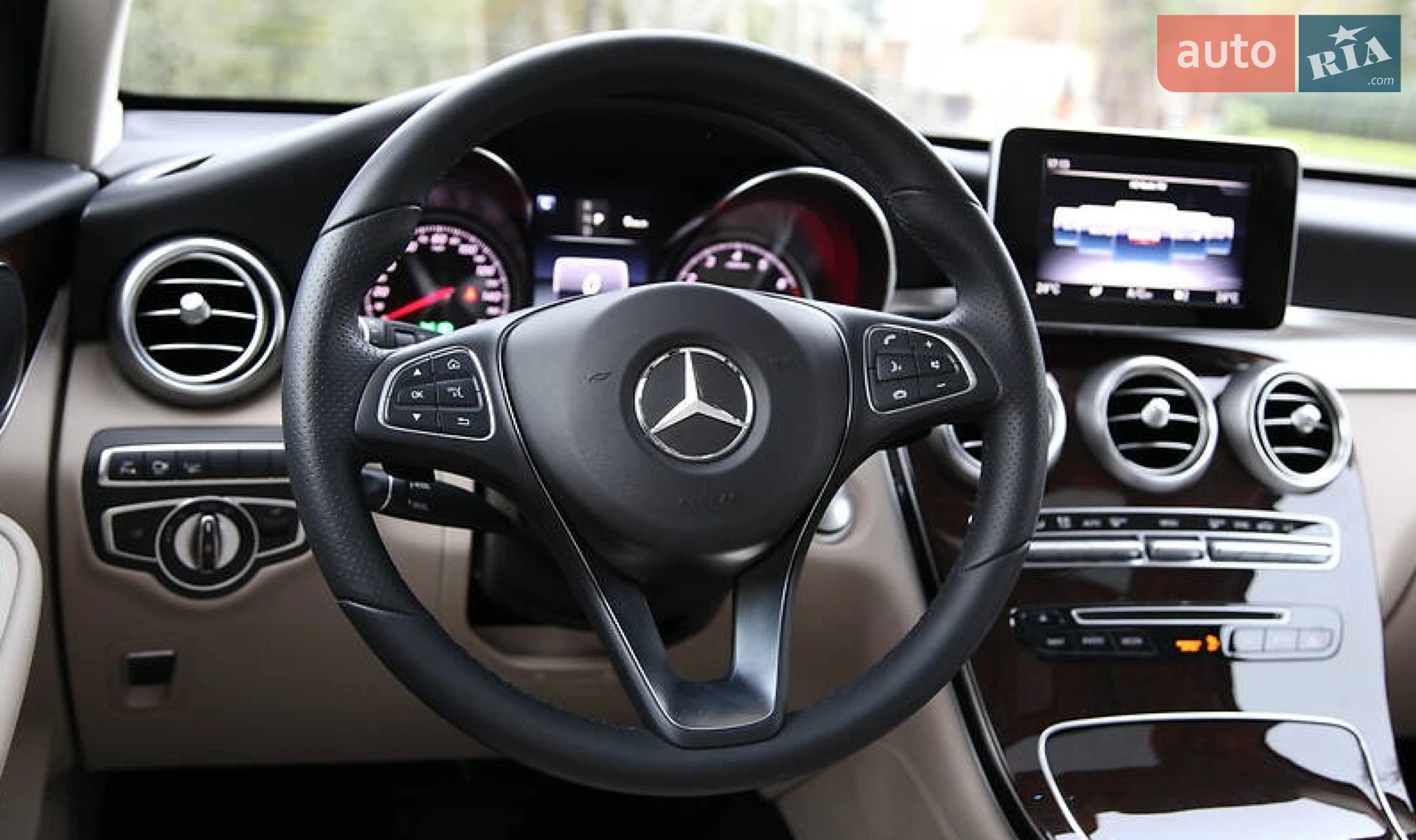 2017 Mercedes-Benz GLC - мініатюра 25