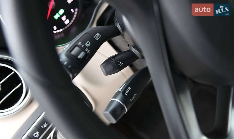 Внедорожник / Кроссовер Mercedes-Benz GLC-Class 2017 в Киеве