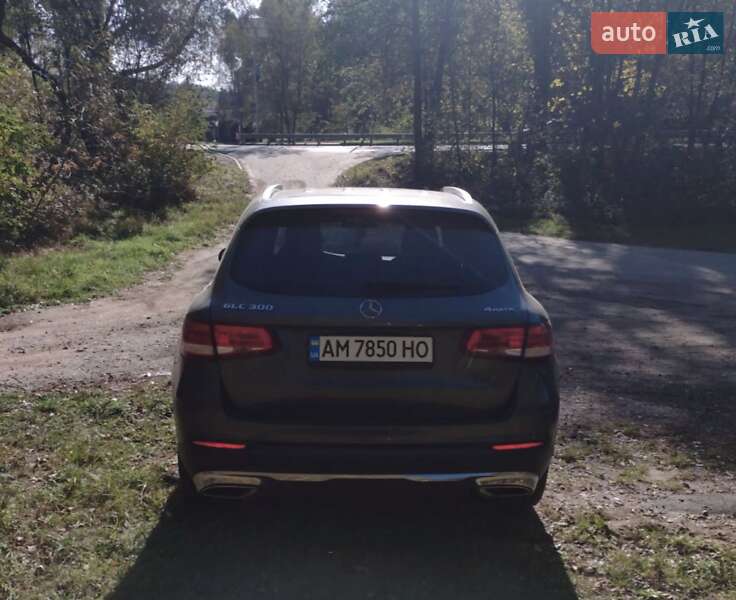 Внедорожник / Кроссовер Mercedes-Benz GLC-Class 2017 в Киеве