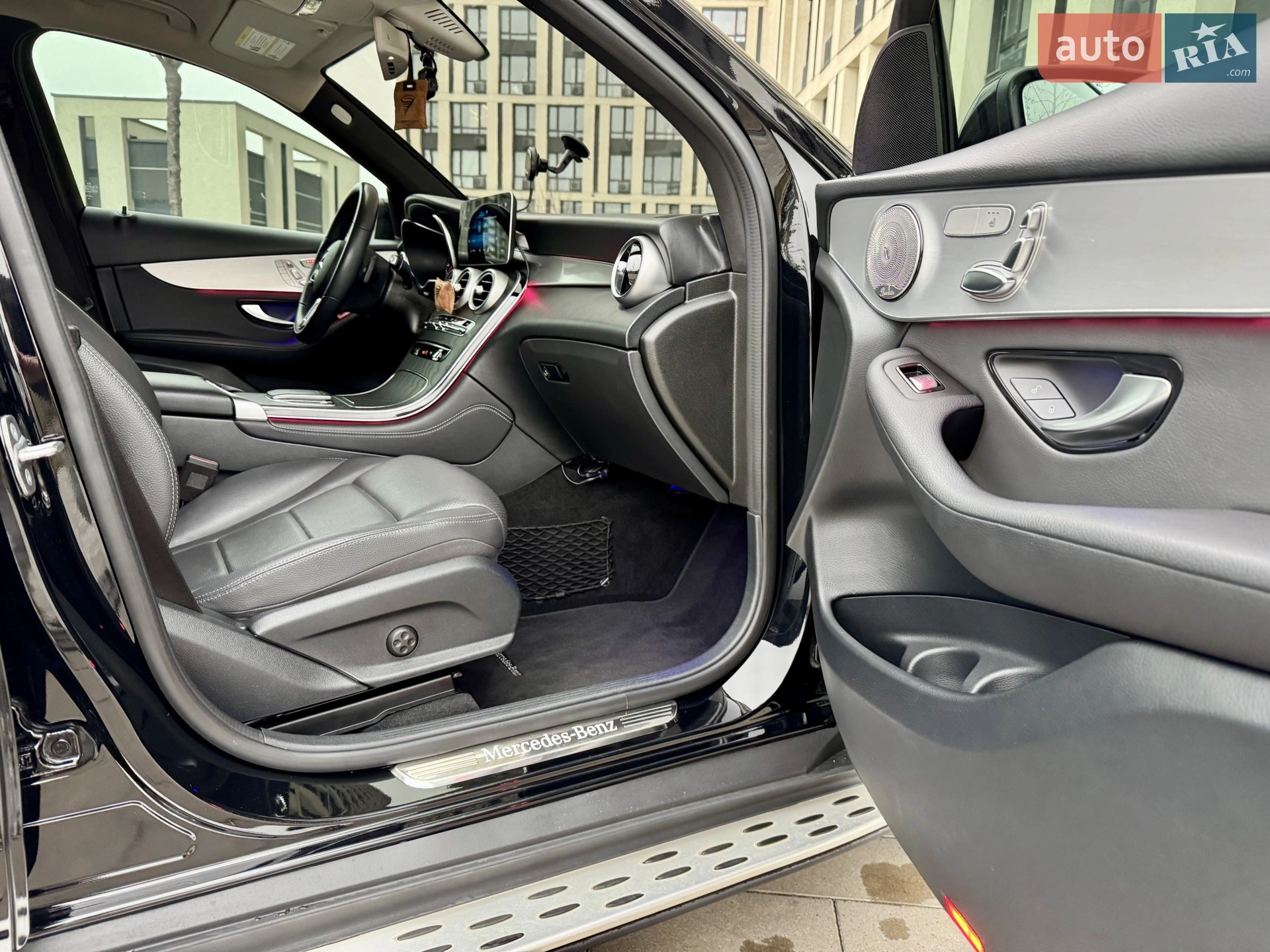 2019 Mercedes-Benz GLC - мініатюра 38