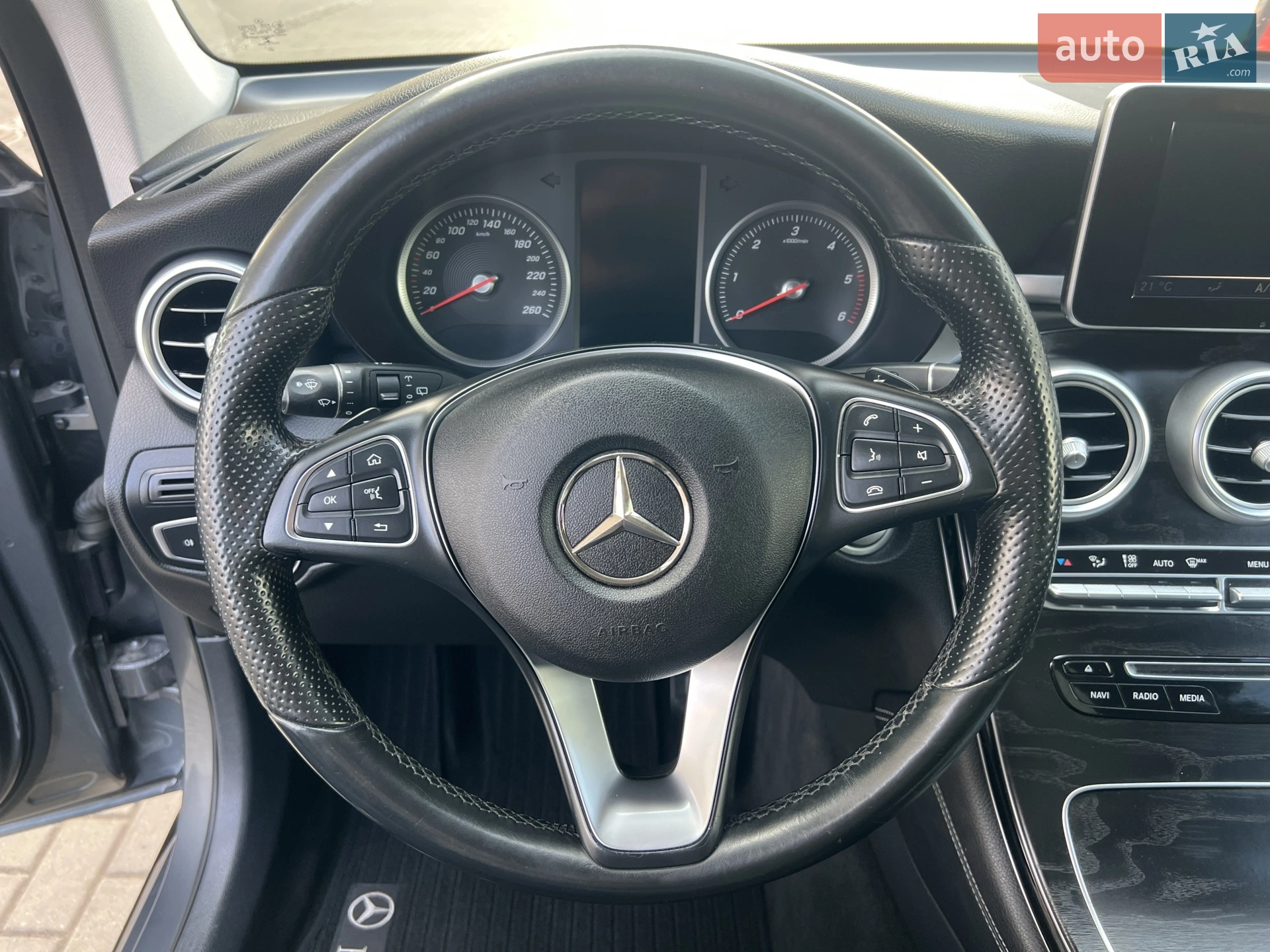 2016 Mercedes-Benz GLC - мініатюра 42