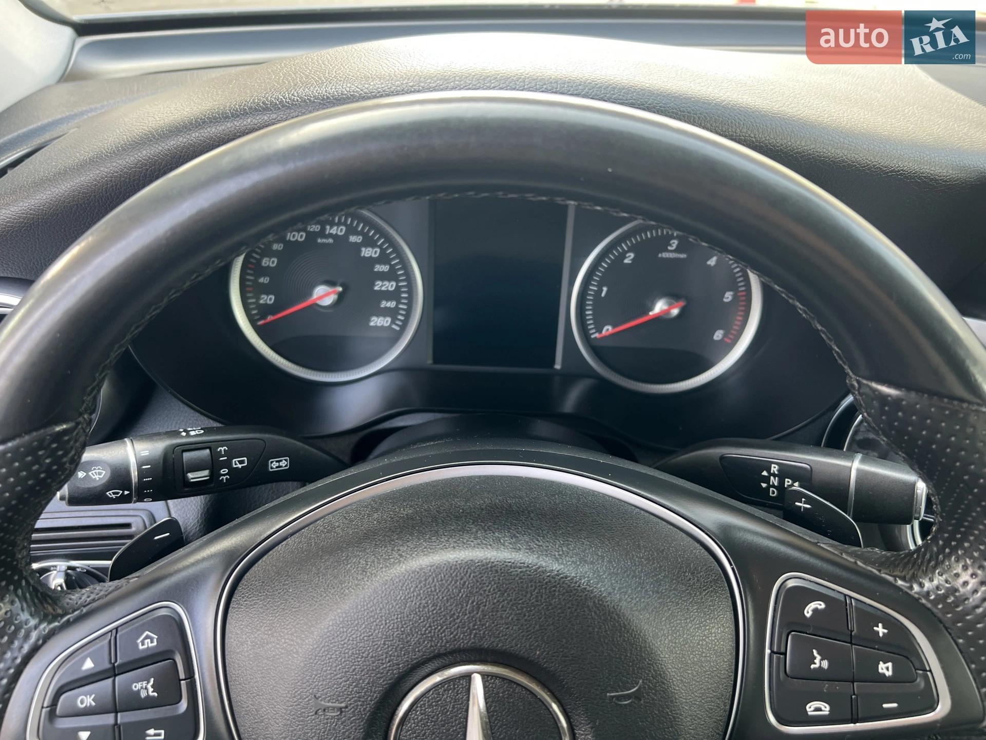 2016 Mercedes-Benz GLC - мініатюра 43