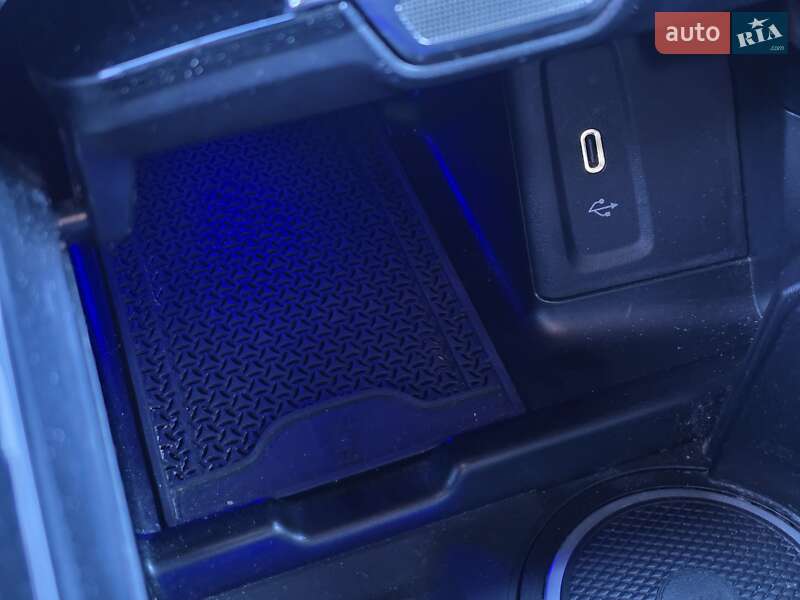 Внедорожник / Кроссовер Mercedes-Benz GLC-Class 2023 в Тернополе