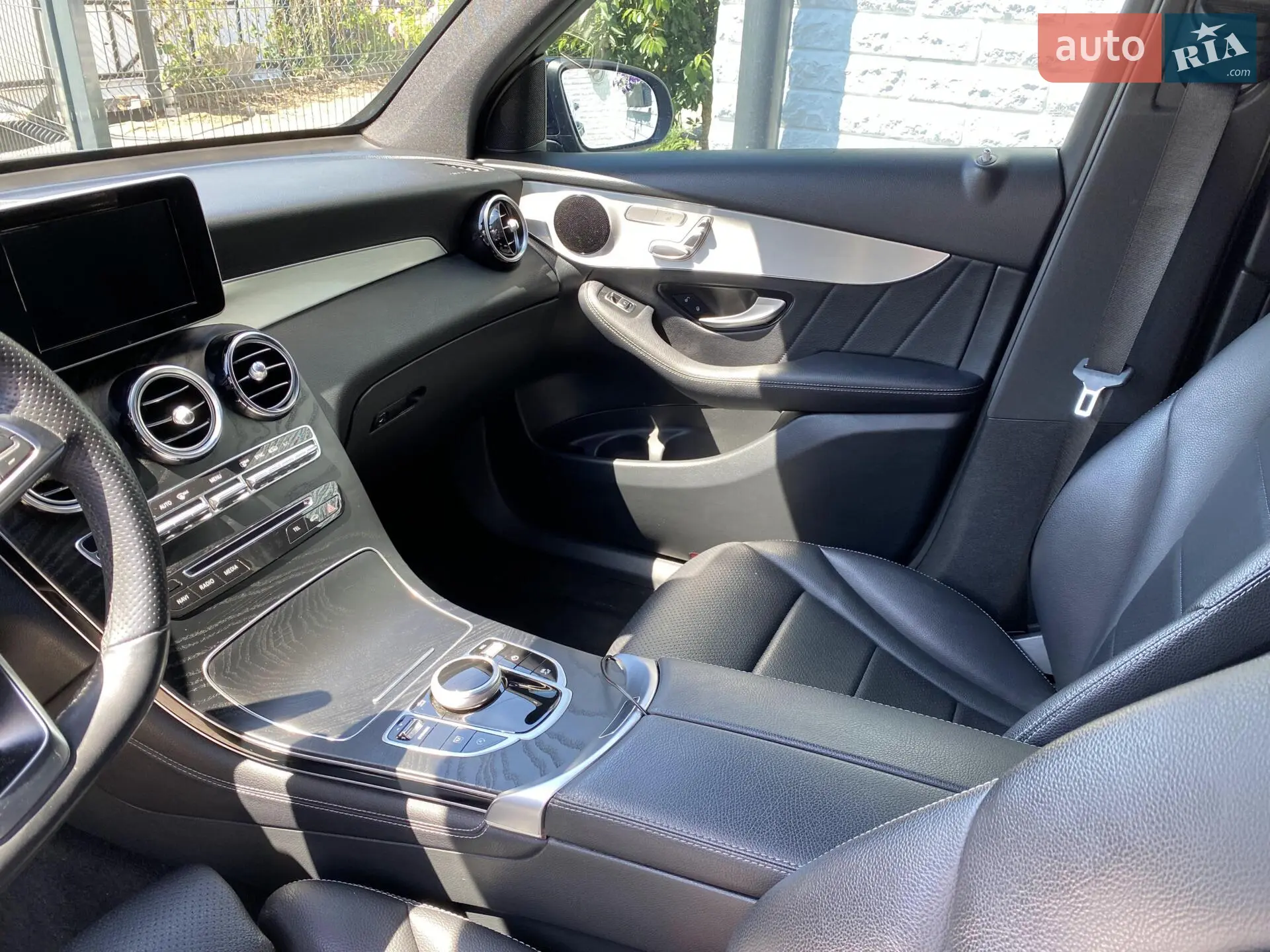 2019 Mercedes-Benz GLC - мініатюра 16
