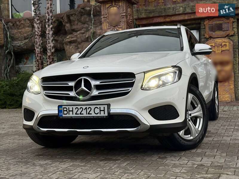 Позашляховик / Кросовер Mercedes-Benz GLC-Class 2016 в 