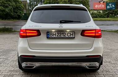Позашляховик / Кросовер Mercedes-Benz GLC-Class 2016 в 