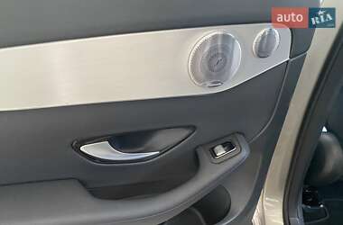Внедорожник / Кроссовер Mercedes-Benz GLC-Class 2019 в 