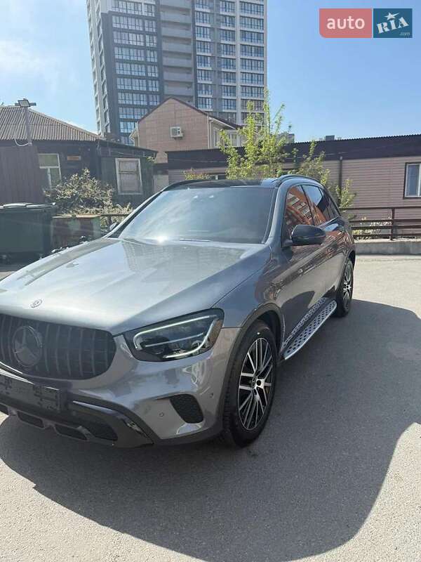 Mercedes-Benz GLC-Class 2020