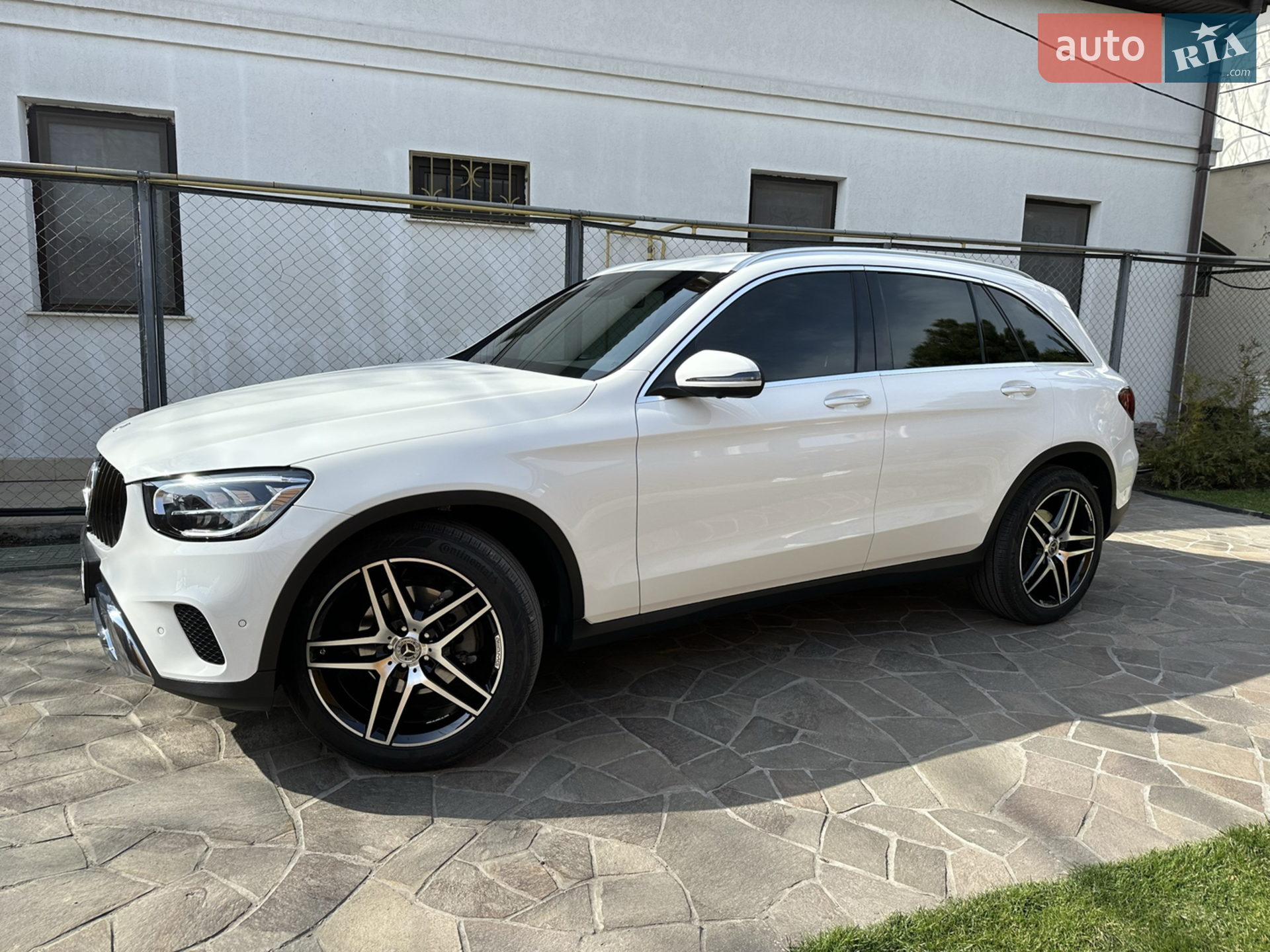 2022 Mercedes-Benz GLC - фото 1