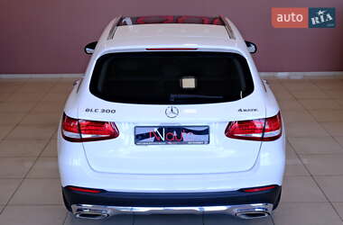 Позашляховик / Кросовер Mercedes-Benz GLC-Class 2016 в 