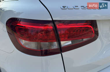 Позашляховик / Кросовер Mercedes-Benz GLC-Class 2017 в 