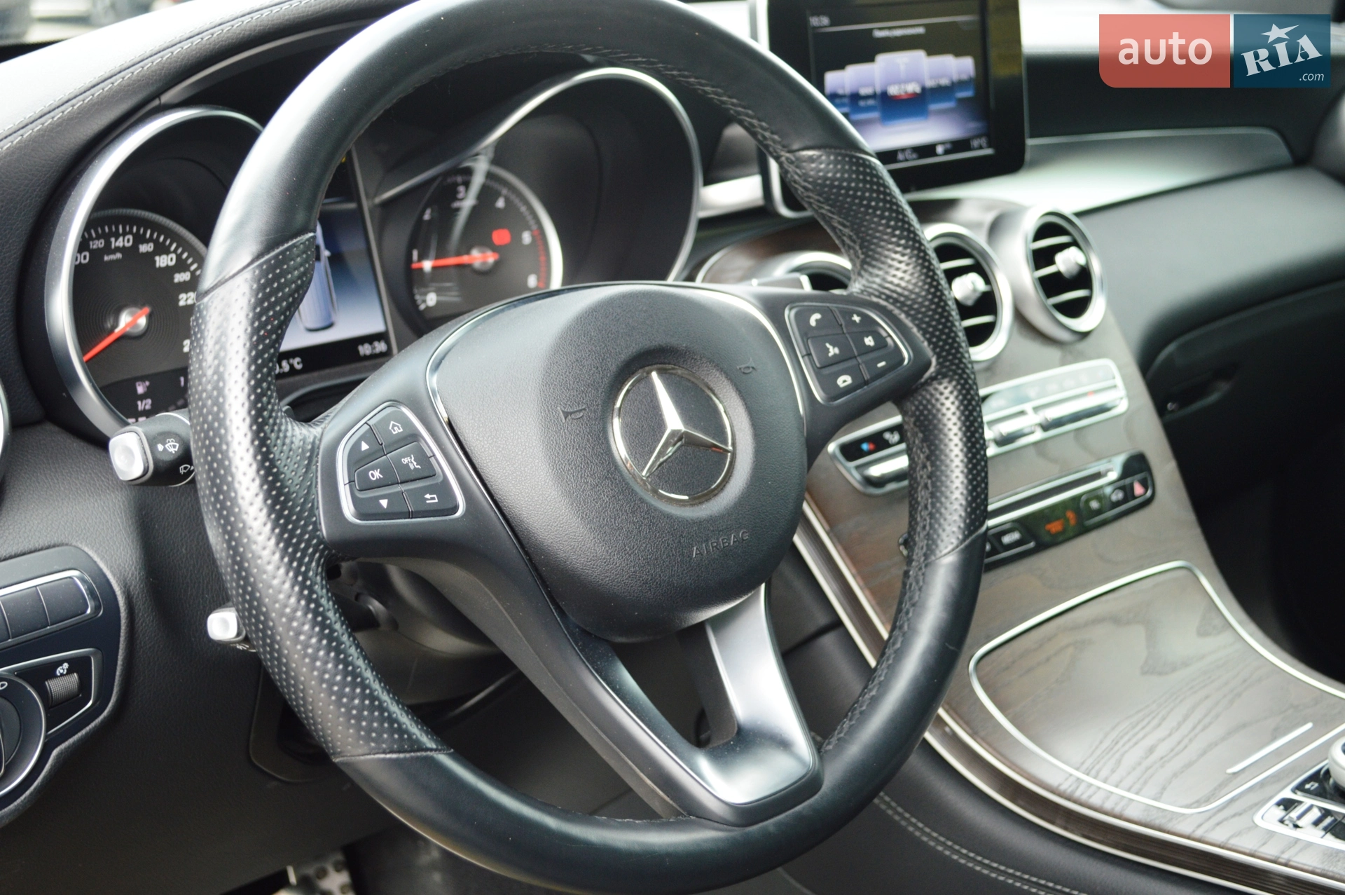 2017 Mercedes-Benz GLC - мініатюра 17