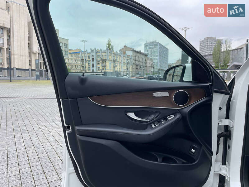 Внедорожник / Кроссовер Mercedes-Benz GLC-Class 2019 в Киеве фото 9 Внедорожник / Кроссовер Mercedes-Benz GLC-Class 2019 в Киеве