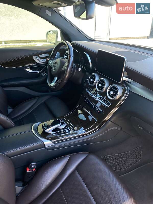 Внедорожник / Кроссовер Mercedes-Benz GLC-Class 2017 в Хусте фото 4 Внедорожник / Кроссовер Mercedes-Benz GLC-Class 2017 в Хусте