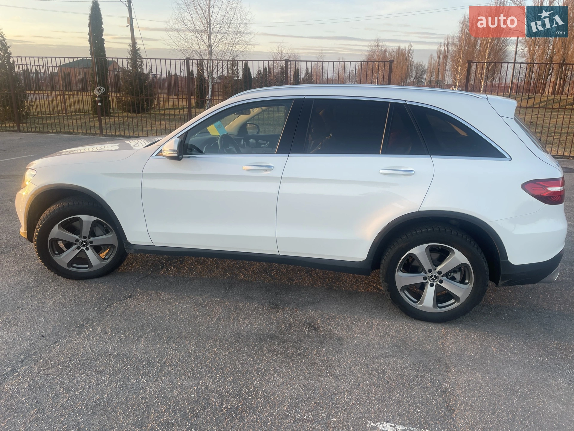 2017 Mercedes-Benz GLC - мініатюра 3