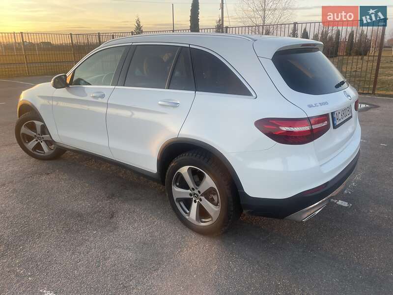 Внедорожник / Кроссовер Mercedes-Benz GLC-Class 2017 в Луцке фото 9 Внедорожник / Кроссовер Mercedes-Benz GLC-Class 2017 в Луцке