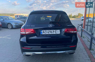 Позашляховик / Кросовер Mercedes-Benz GLC-Class 2017 в 