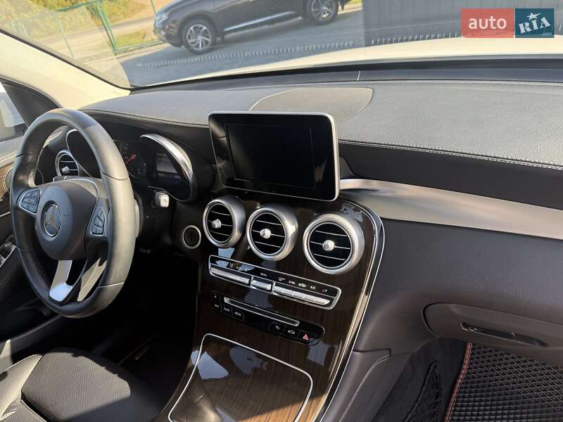 Позашляховик / Кросовер Mercedes-Benz GLC-Class 2016 в Чернівцях