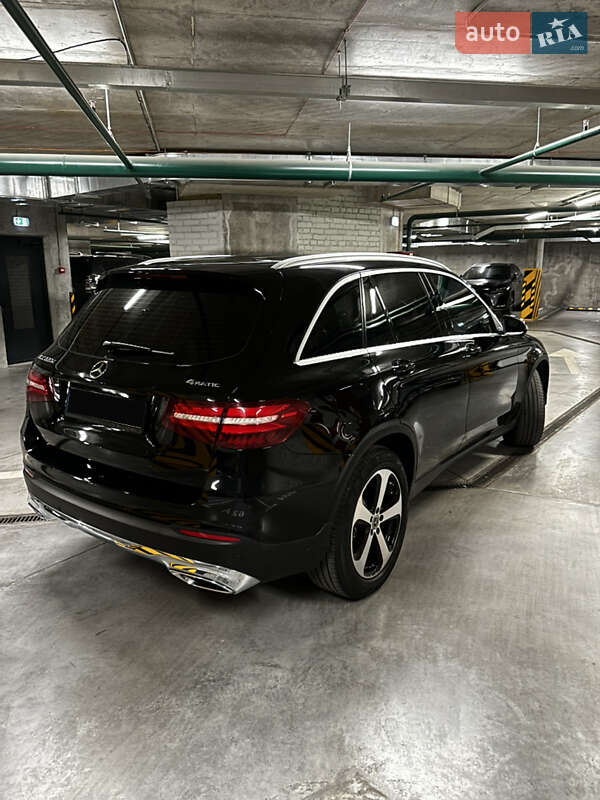 Внедорожник / Кроссовер Mercedes-Benz GLC-Class 2017 в Киеве