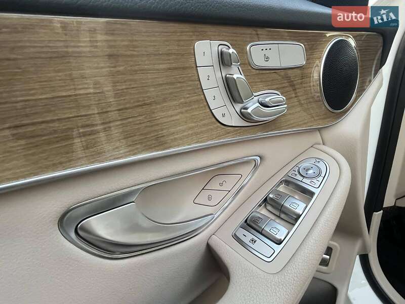Позашляховик / Кросовер Mercedes-Benz GLC-Class 2019 в Ужгороді