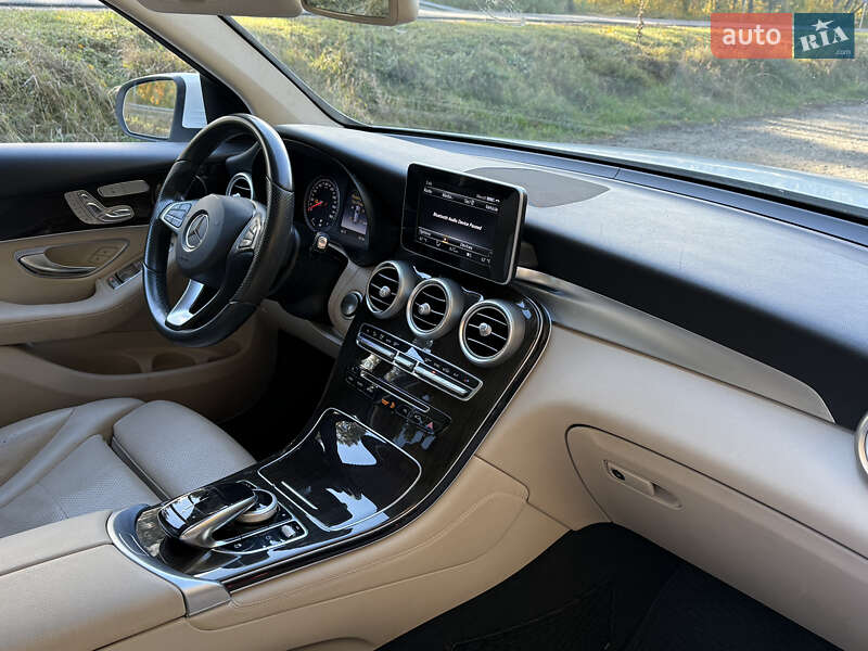 Позашляховик / Кросовер Mercedes-Benz GLC-Class 2016 в Володимирі фото 16 Позашляховик / Кросовер Mercedes-Benz GLC-Class 2016 в Володимирі