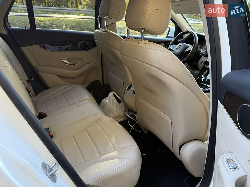 Позашляховик / Кросовер Mercedes-Benz GLC-Class 2016 в Володимирі фото 19 Позашляховик / Кросовер Mercedes-Benz GLC-Class 2016 в Володимирі