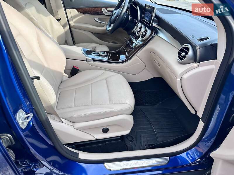 Внедорожник / Кроссовер Mercedes-Benz GLC-Class 2017 в Кропивницком