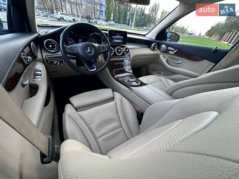 Внедорожник / Кроссовер Mercedes-Benz GLC-Class 2017 в Кропивницком
