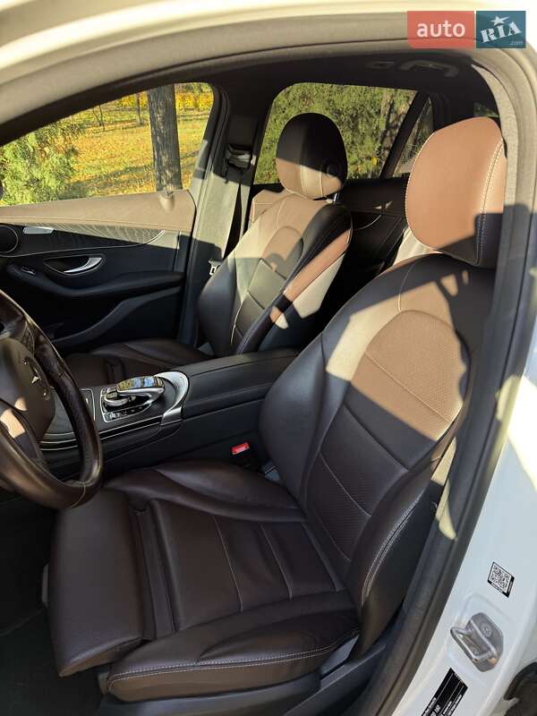 Внедорожник / Кроссовер Mercedes-Benz GLC-Class 2017 в Киеве фото 13 Внедорожник / Кроссовер Mercedes-Benz GLC-Class 2017 в Киеве
