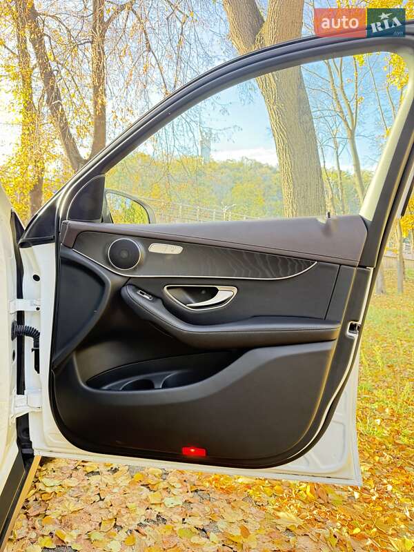 Внедорожник / Кроссовер Mercedes-Benz GLC-Class 2017 в Киеве фото 30 Внедорожник / Кроссовер Mercedes-Benz GLC-Class 2017 в Киеве