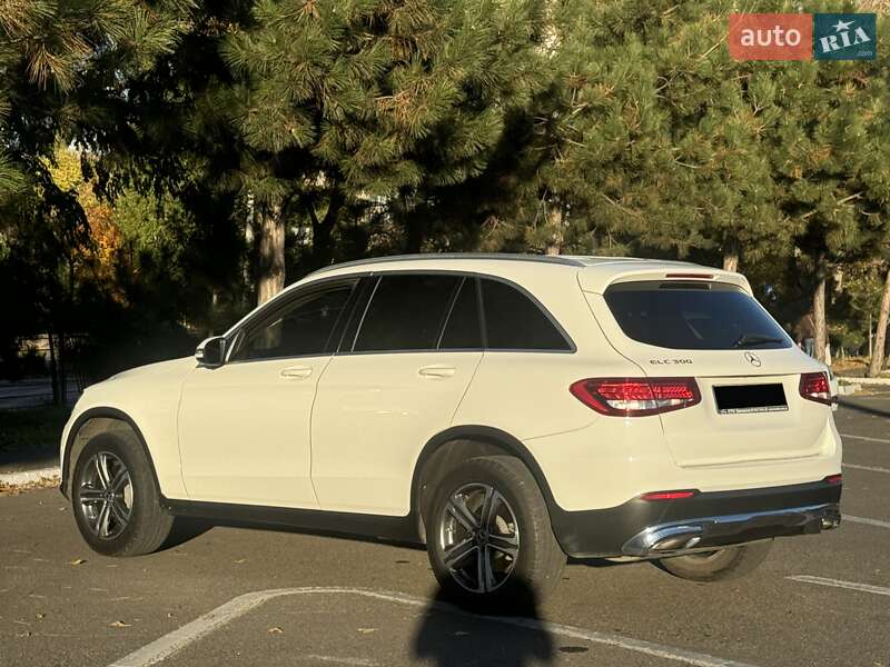 Внедорожник / Кроссовер Mercedes-Benz GLC-Class 2017 в Одессе фото 9 Внедорожник / Кроссовер Mercedes-Benz GLC-Class 2017 в Одессе