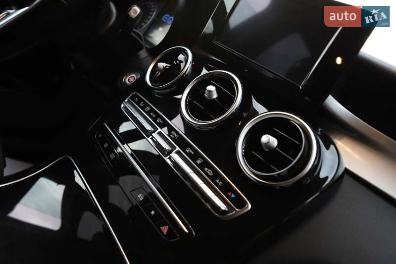 Внедорожник / Кроссовер Mercedes-Benz GLC-Class 2022 в Дрогобыче