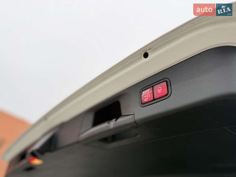 Внедорожник / Кроссовер Mercedes-Benz GLC-Class 2017 в Киеве