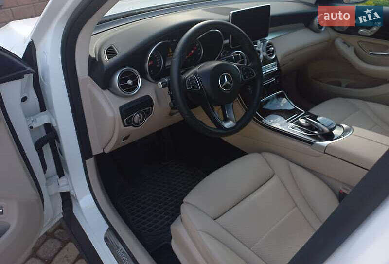 Внедорожник / Кроссовер Mercedes-Benz GLC-Class 2017 в Киеве