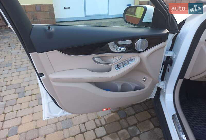 Внедорожник / Кроссовер Mercedes-Benz GLC-Class 2017 в Киеве