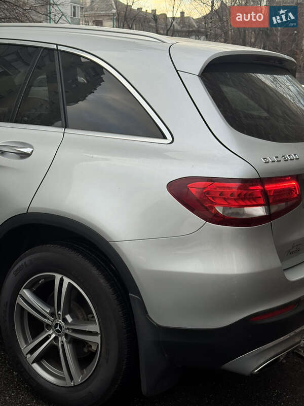 Позашляховик / Кросовер Mercedes-Benz GLC-Class 2015 в Києві