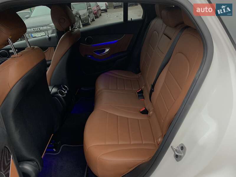 Внедорожник / Кроссовер Mercedes-Benz GLC-Class 2021 в Бердичеве