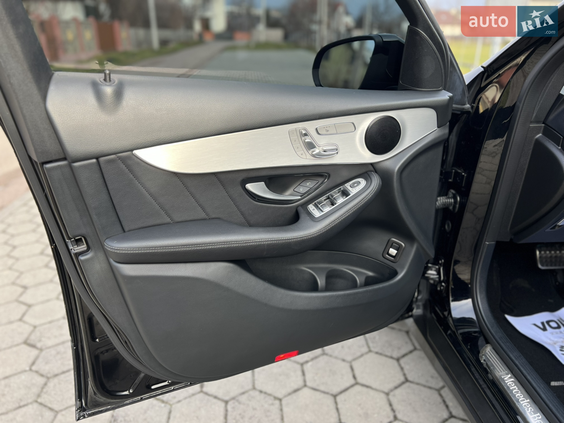 2019 Mercedes-Benz GLC - мініатюра 28
