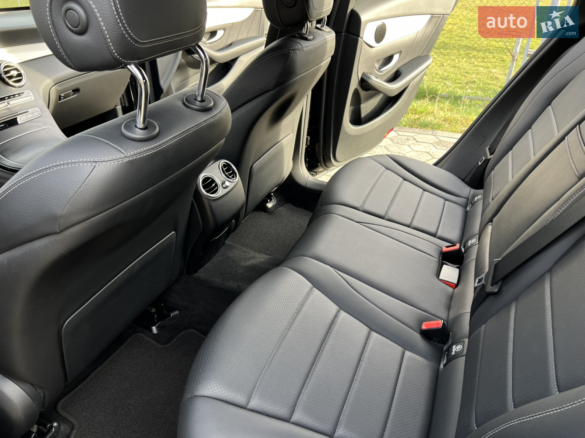 2019 Mercedes-Benz GLC - мініатюра 42
