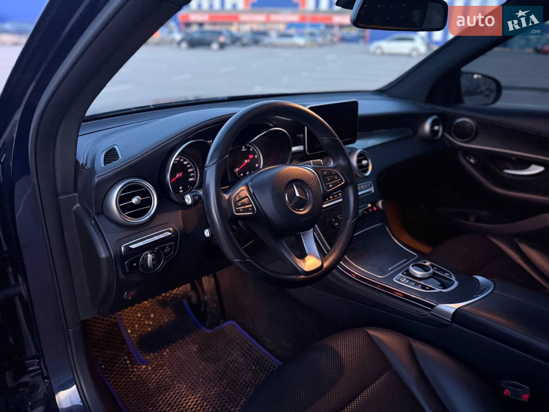2018 Mercedes-Benz GLC - мініатюра 26