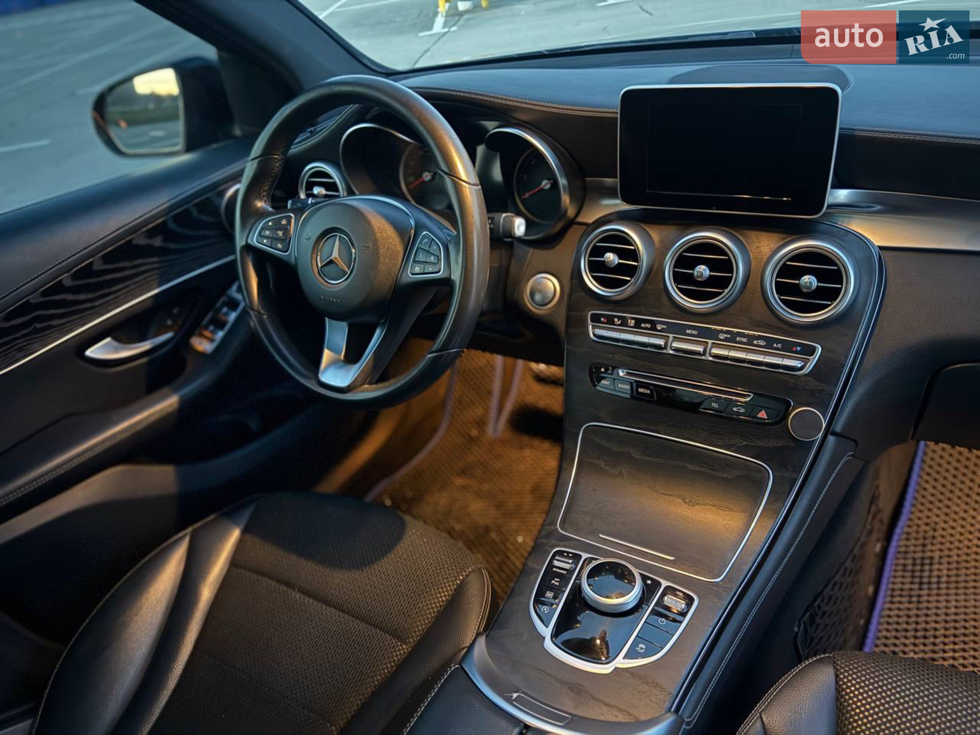 2018 Mercedes-Benz GLC - мініатюра 34